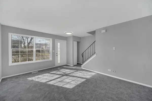 1784 Mccormick LN, Hanover Park, IL 60133