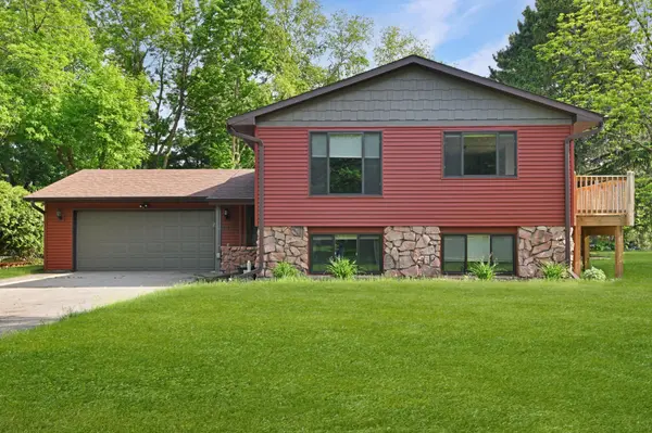 807 2 1/2 ST N, Sartell, MN 56377