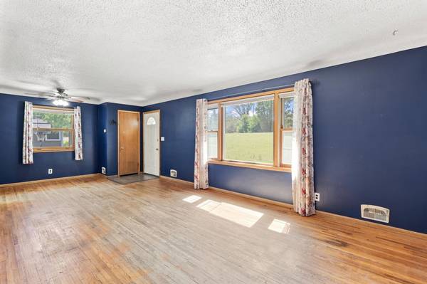 1045 Keefe ST, Eagan, MN 55121