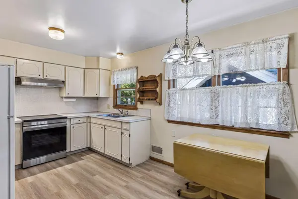 1411 Alaska AVE, Saint Paul, MN 55116