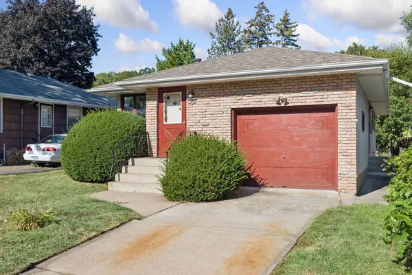 1411 Alaska AVE, Saint Paul, MN 55116