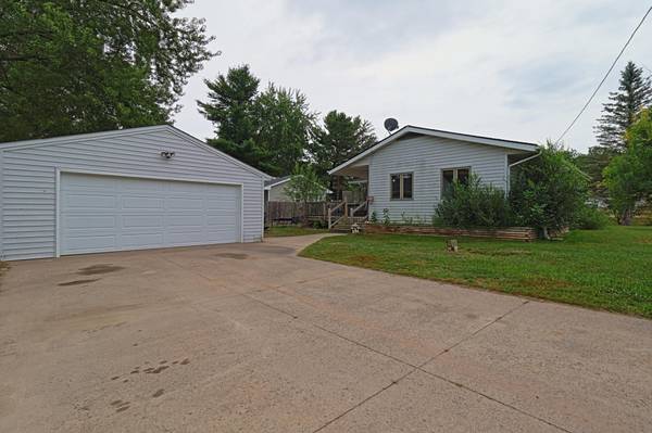 8503 Fawn Lake DR NE, Stacy, MN 55079