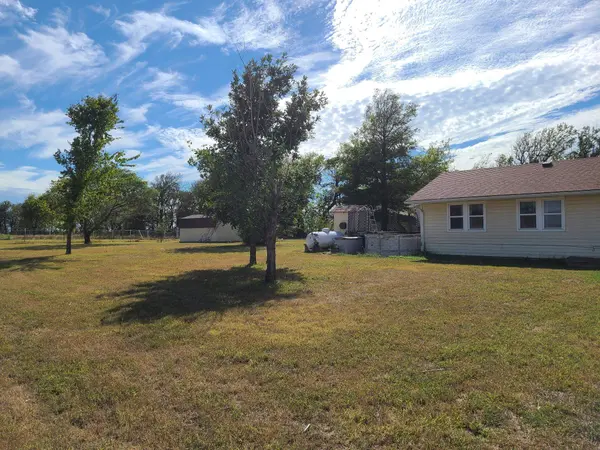 11058 161st, Burden, KS 67019