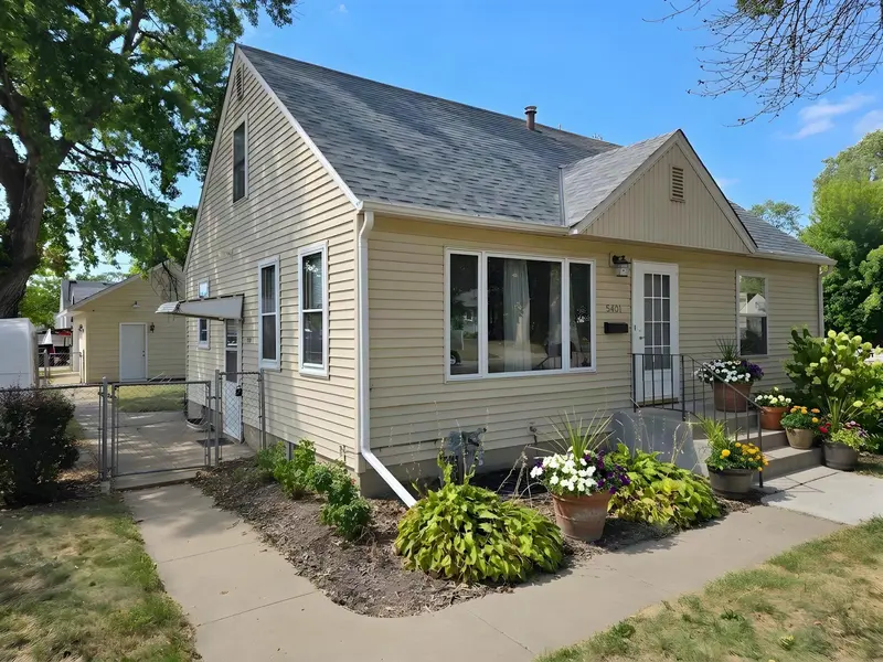 5401 Dupont AVE N, Brooklyn Center, MN 55430