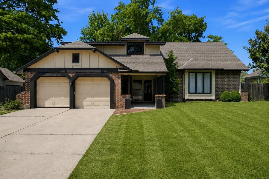 8410 E Overbrook St, Wichita, KS 67206