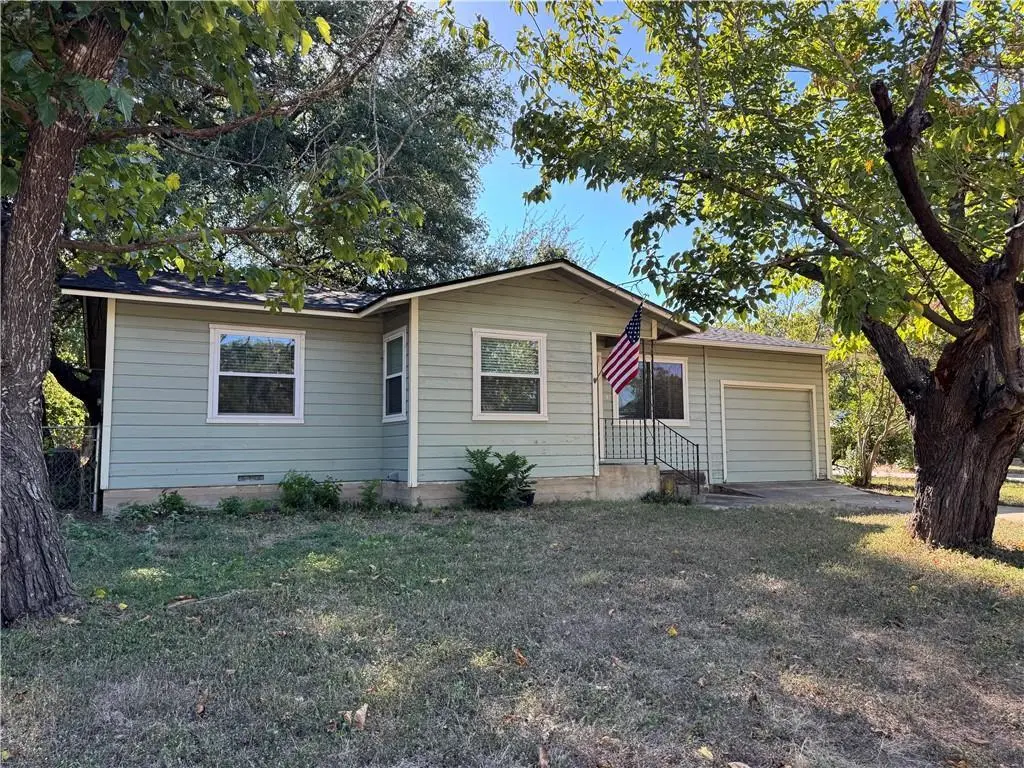22 Park LN, Lampasas, TX 76550