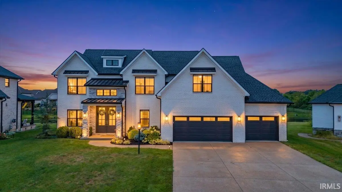2030 Chadwick DR, Newburgh, IN 47630