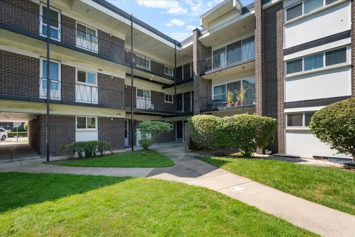10101 Cherry Pkwy #M8, Skokie, IL 60076