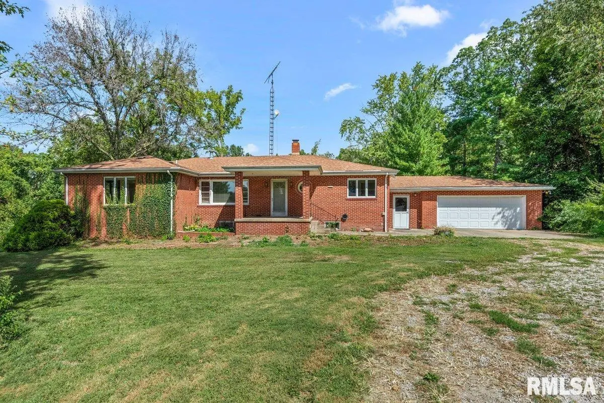 4107 LINCOLN TRL, Taylorville, IL 62568