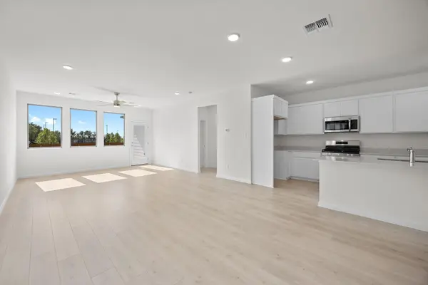 205 Hornet ST, Elgin, TX 78621