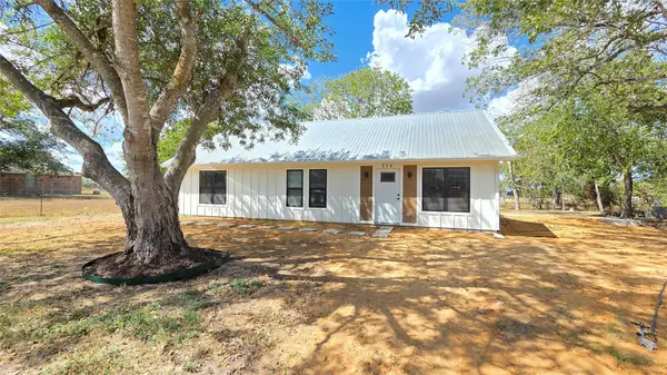 316 W 8th ST, Flatonia, TX 78941