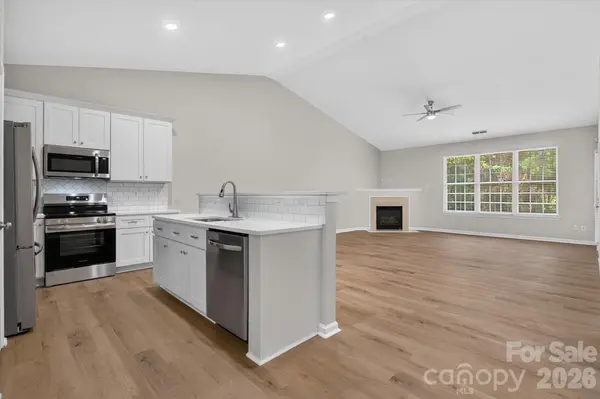 4641 Willow Glen RD, Harrisburg, NC 28075