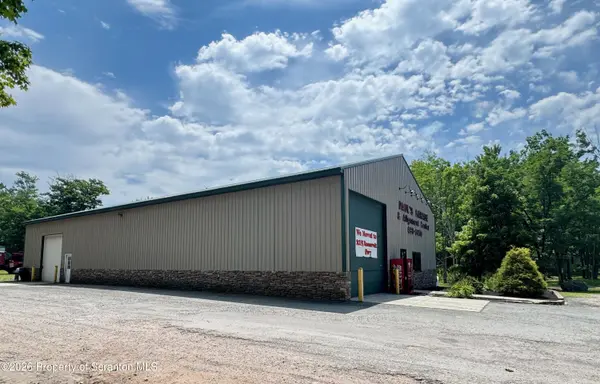 7 Canaan RD, Waymart, PA 18472
