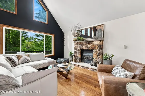38 Northgate RD, Lake Ariel, PA 18436