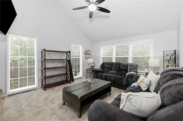 1520 SE 11th ST, Lee's Summit, MO 64081