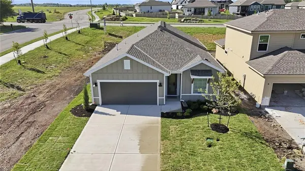 1301 Saddle CT, Raymore, MO 64083
