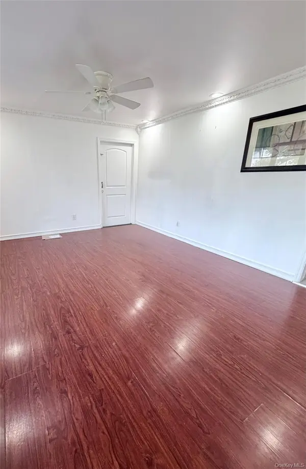 - Miller RD #1st Floor, Hicksville, NY 11801