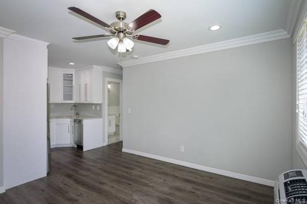 105 Overton AVE #H, Sayville, NY 11782