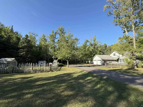 870 Middle Rd, La Pointe, WI 54850