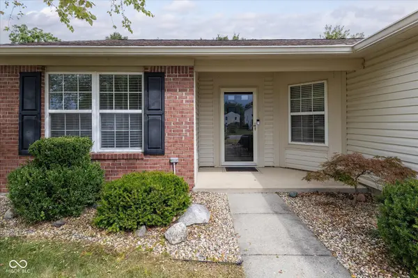 18073 Sanibel CIR, Westfield, IN 46062