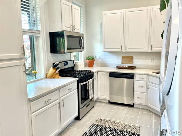 4448 Gibson AVE, St Louis, MO 63110