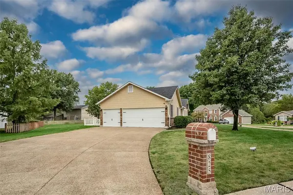 825 Colleen DR, O'fallon, MO 63366