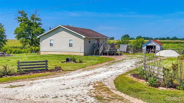 31467 Lark RD, Vandalia, MO 63382