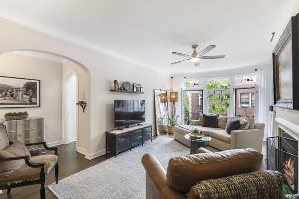 946 Michigan AVE #3C, Evanston, IL 60202