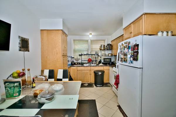 2643 W Farragut AVE W #1W, Chicago, IL 60625