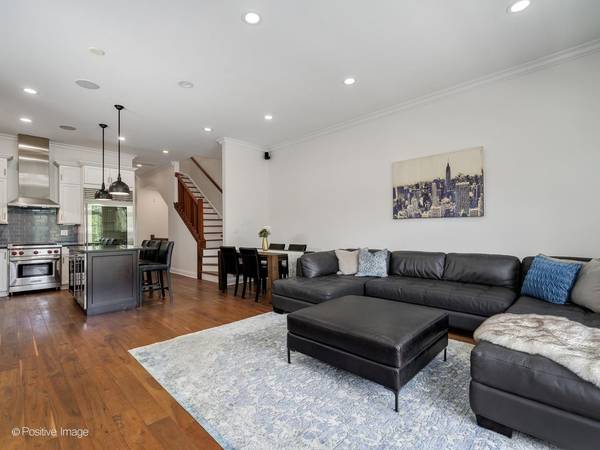 2242 N Seminary AVE #3, Chicago, IL 60614