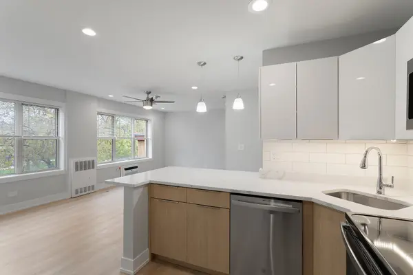 7070 N Sheridan AVE #3S, Chicago, IL 60626