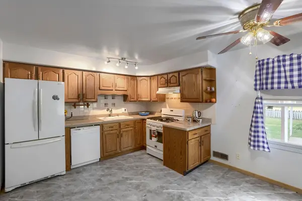 2021 English ST, Maplewood, MN 55109