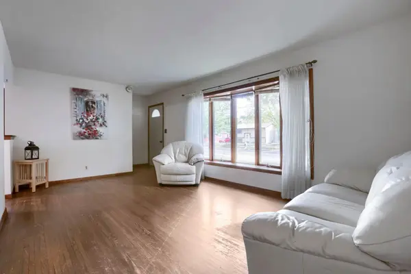 2021 English ST, Maplewood, MN 55109