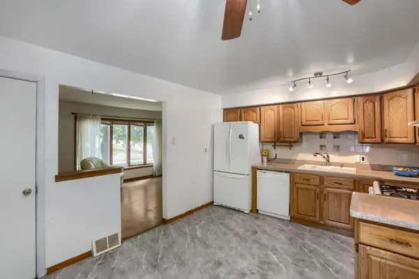 2021 English ST, Maplewood, MN 55109
