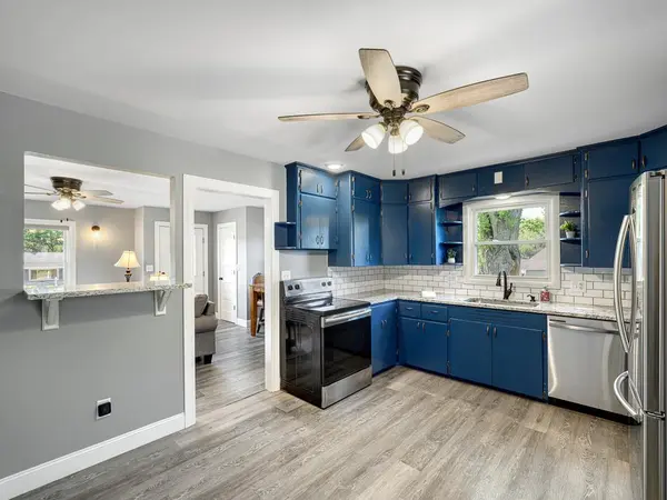 4320 Pleasant ST SE, Prior Lake, MN 55372