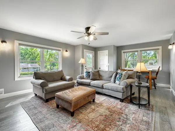 4320 Pleasant ST SE, Prior Lake, MN 55372