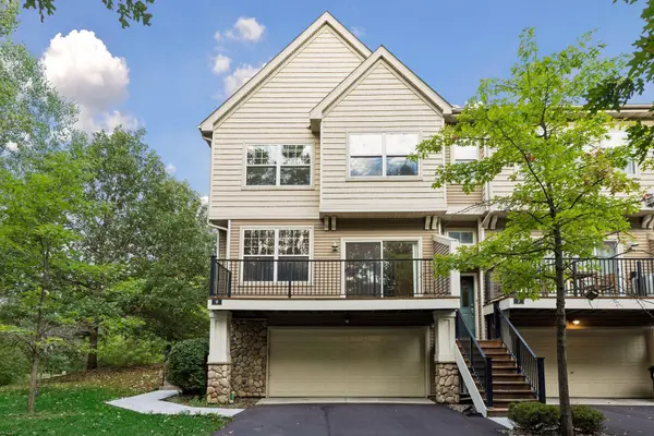 4765 Victor PATH #9, Hugo, MN 55038