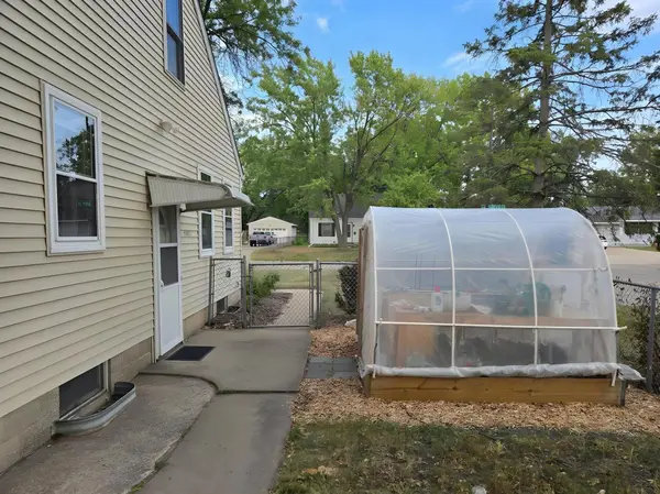 5401 Dupont AVE N, Brooklyn Center, MN 55430