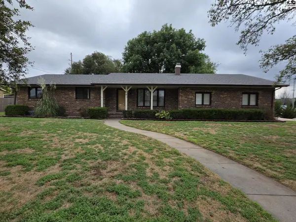 901 E 27th Ave, Hutchinson, KS 67502