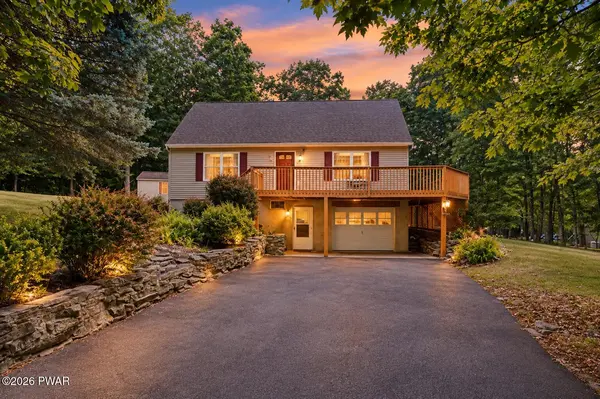 30 Juniper WAY, Hawley, PA 18428