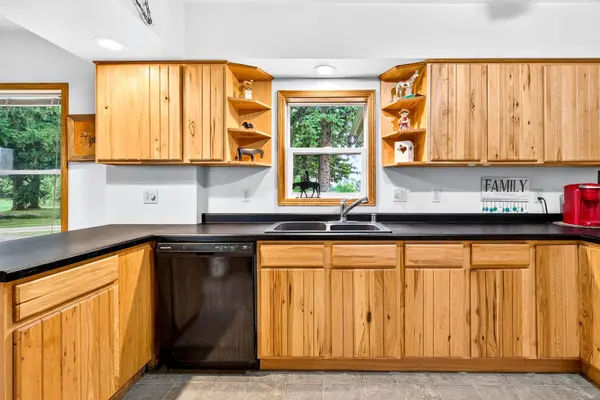 N8213 SALES RD, Van Dyne, WI 54979