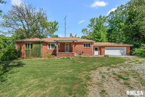 4107 LINCOLN TRL, Taylorville, IL 62568
