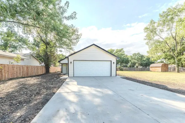 917 N Lulu St, Augusta, KS 67010