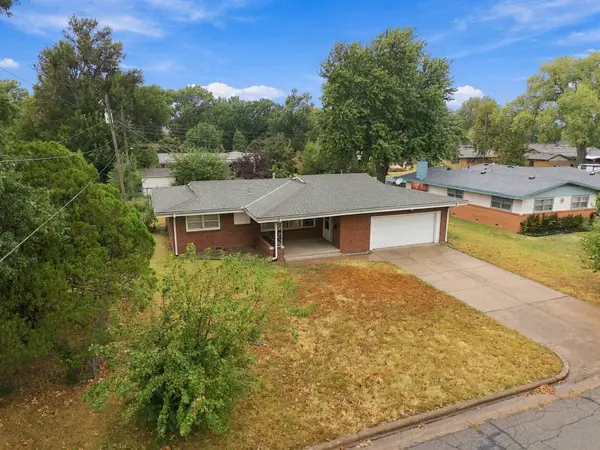 7826 W Quail Ln, Wichita, KS 67212