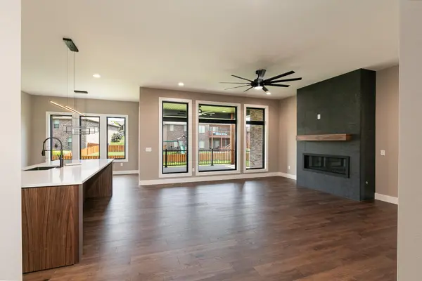 2038 N Silver Charm AVE, Springfield, MO 65802