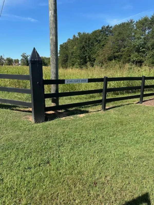 298 Stable Gate DR, Campobello, SC 29322