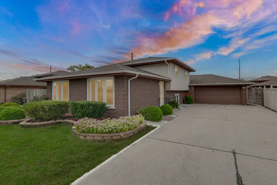 7506 W 83rd PL, Bridgeview, IL 60455