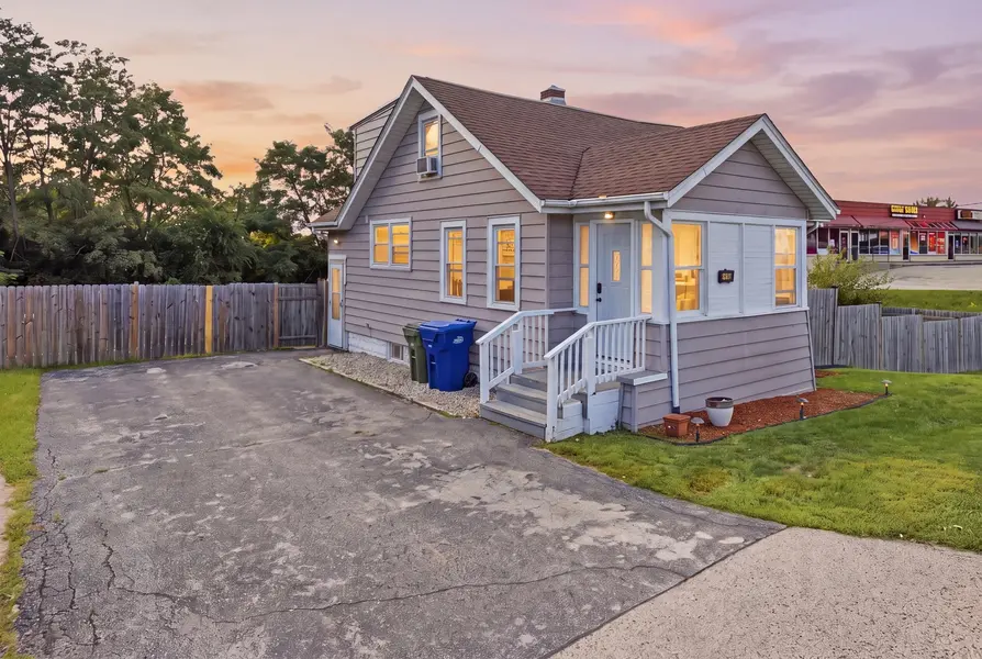 2110 N Green Bay RD, Waukegan, IL 60087