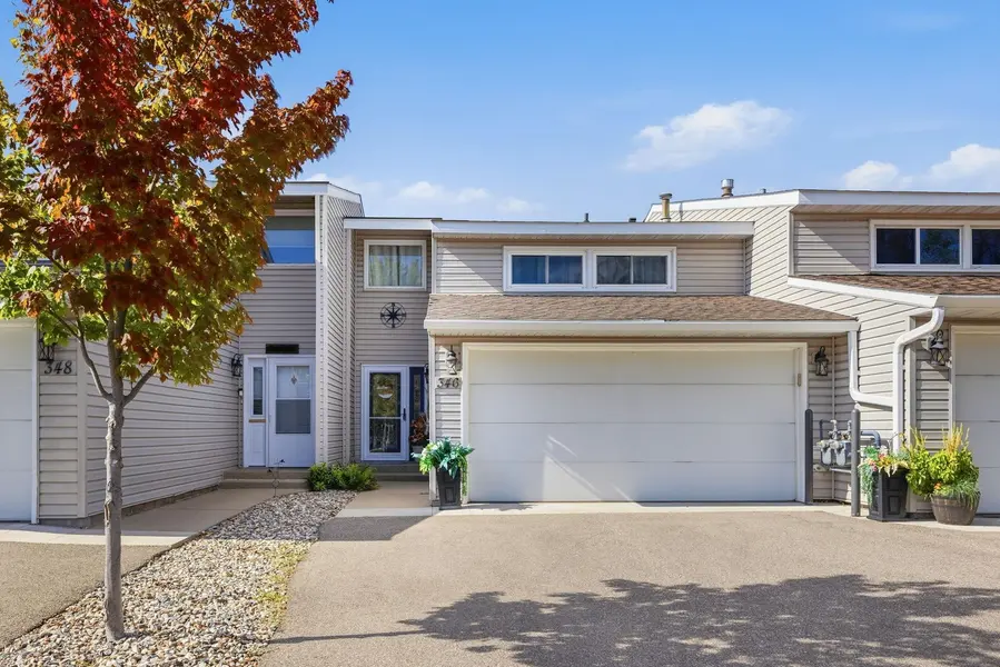 346 School RD SW, Hutchinson, MN 55350