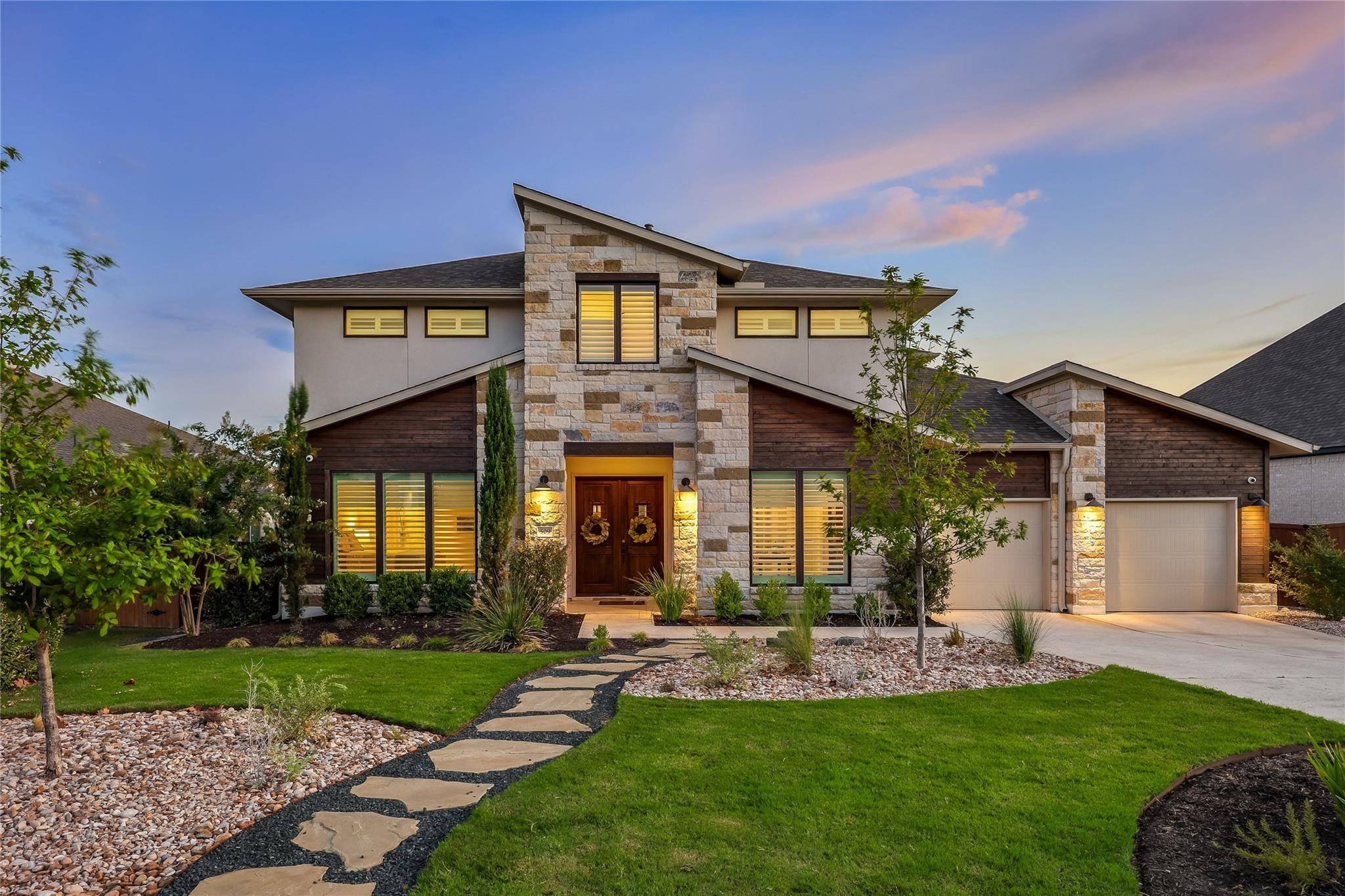 509 Crosswater LN, Dripping Springs, TX 78620